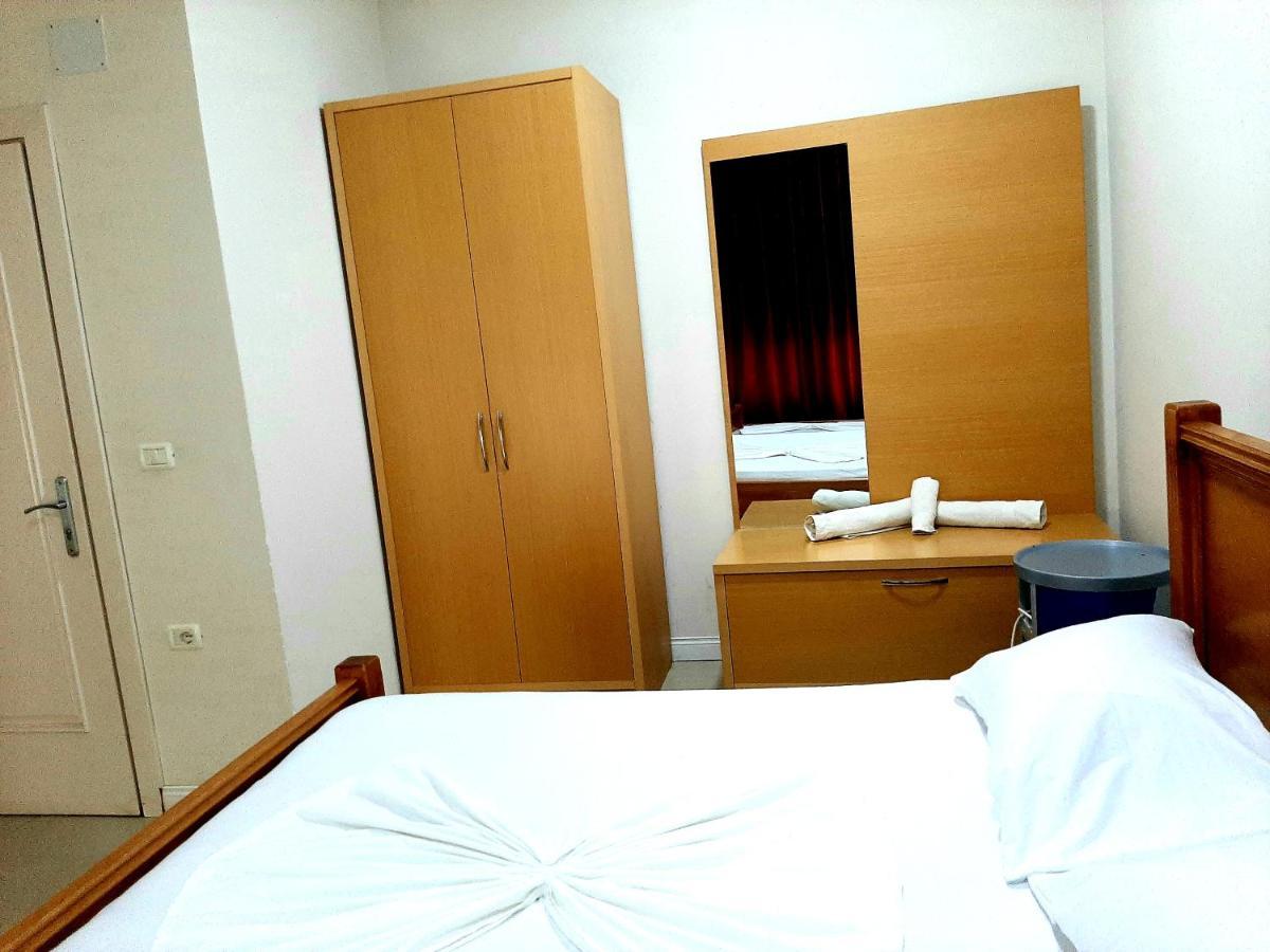 Hotel Vila Giorgio Shkodër Esterno foto