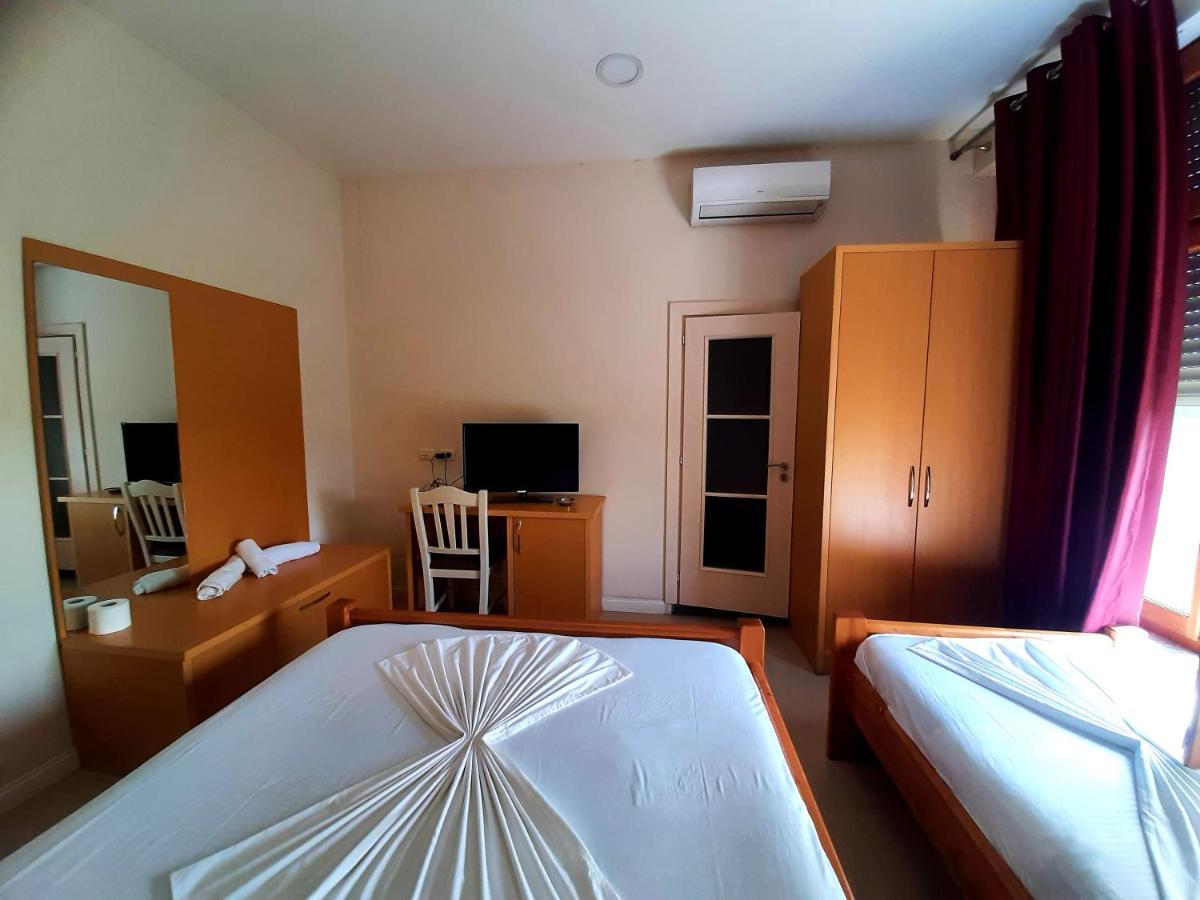 Hotel Vila Giorgio Shkodër Esterno foto