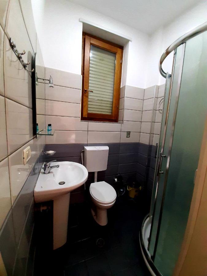 Hotel Vila Giorgio Shkodër Esterno foto