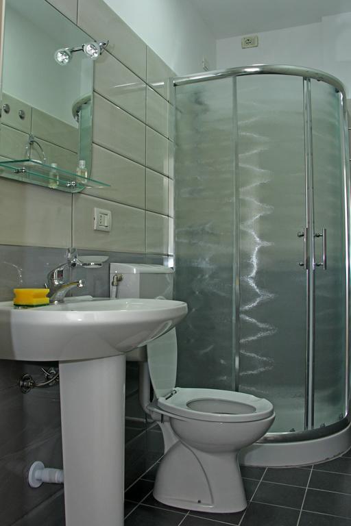 Hotel Vila Giorgio Shkodër Esterno foto